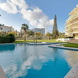Design With Pool By Homing Apartment